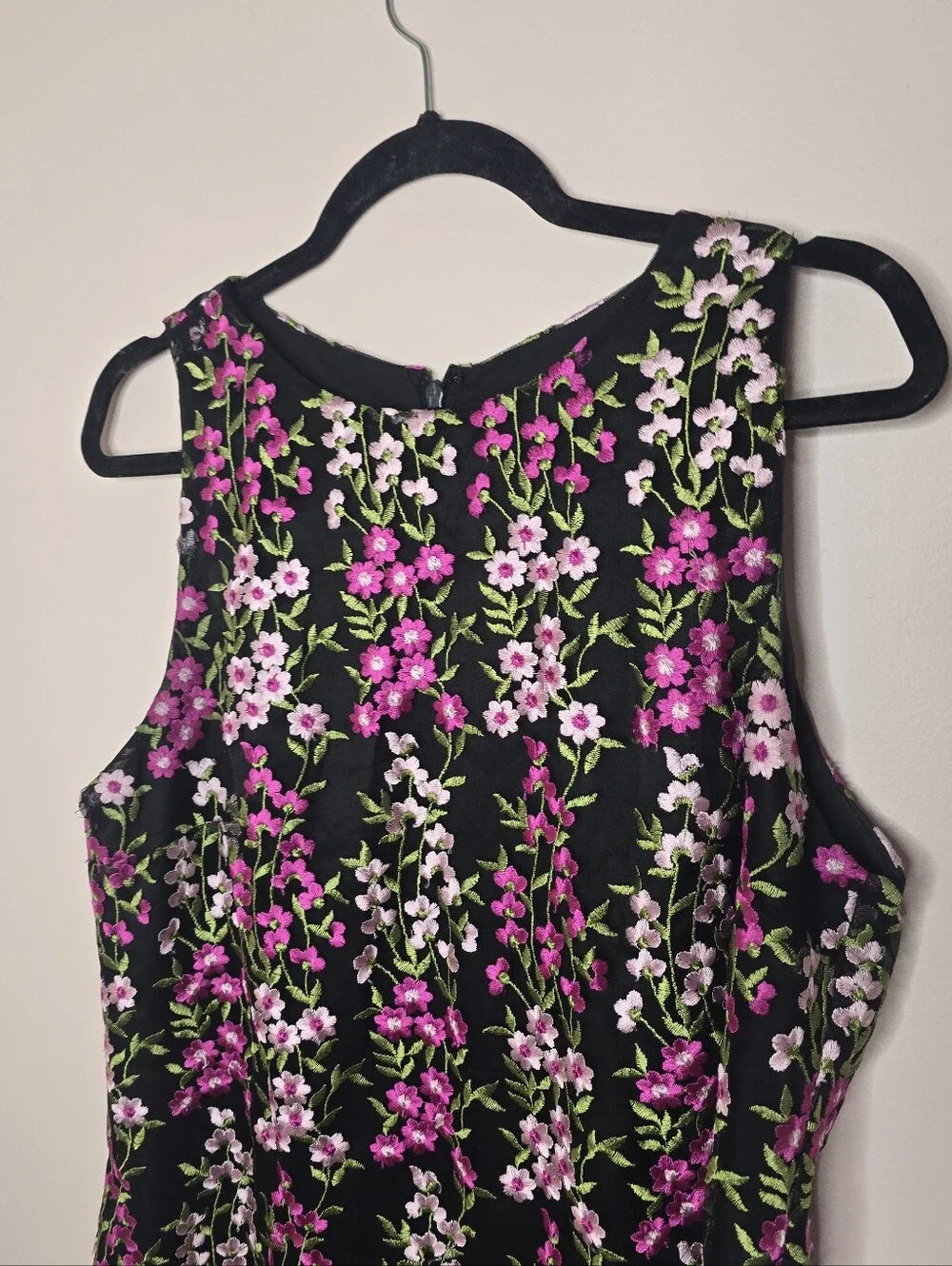 Tahari Arthur S. Levine  Embroidered Floral Shift Dress - Picture 3 of 4